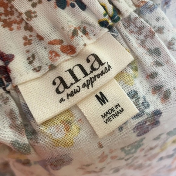 A.N.A MULTICOLORED COLORED FLORAL PRINT TANK WITH SHOULDER BOW ACCENTS MEDIUM - Picture 7 of 8